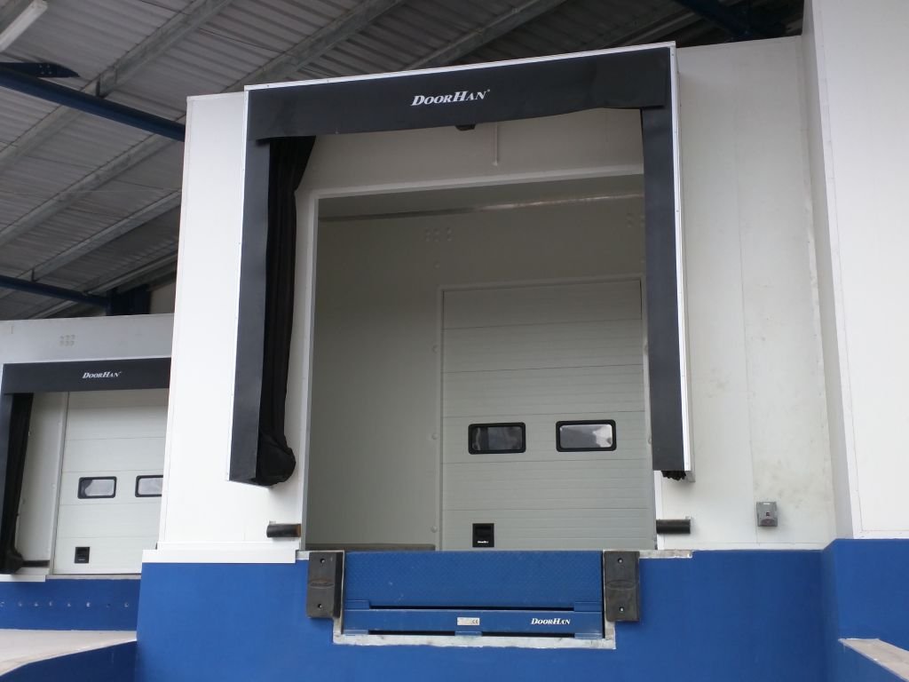 dock-shelter-bom-hoi-inflatable-dock-shelter