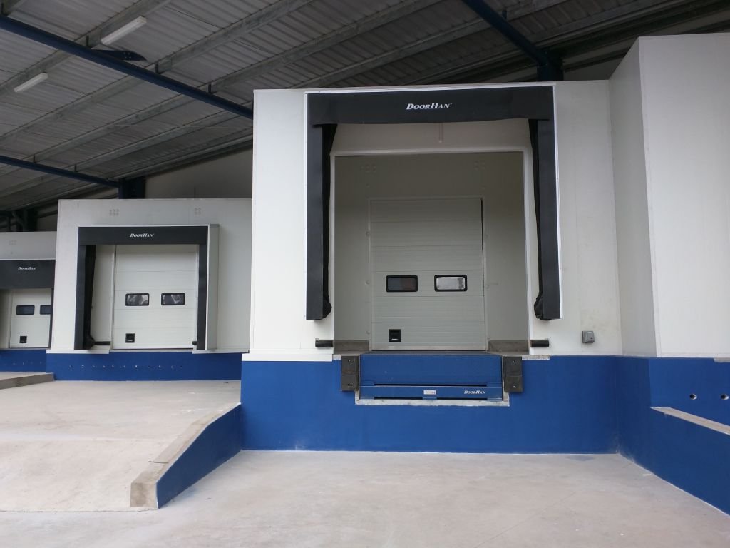 dock-shelter-bom-hoi-inflatable-dock-shelter